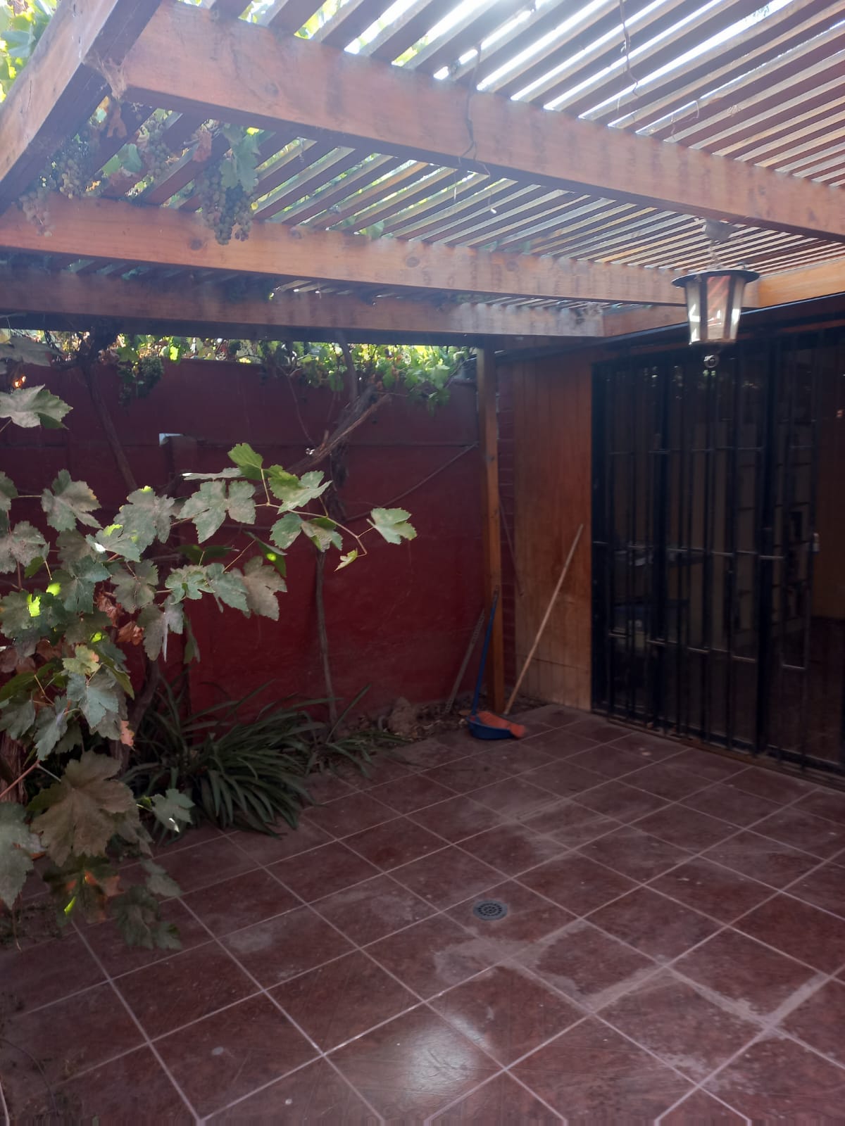 CASA AMOBLADA - VILLA ARBOLEDA -PRINCIPALMENTE EMPRESAS.-